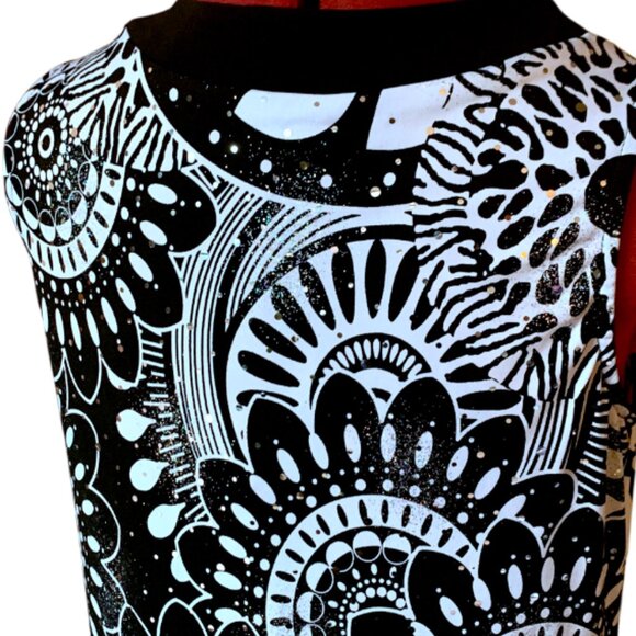 FRANK LYMAN - Black and White mandala floral sleeveless Top - Size 12 - Picture 2 of 10